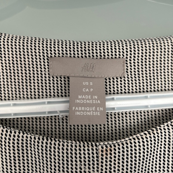 H&M Dress for the office - Picture 2 of 3